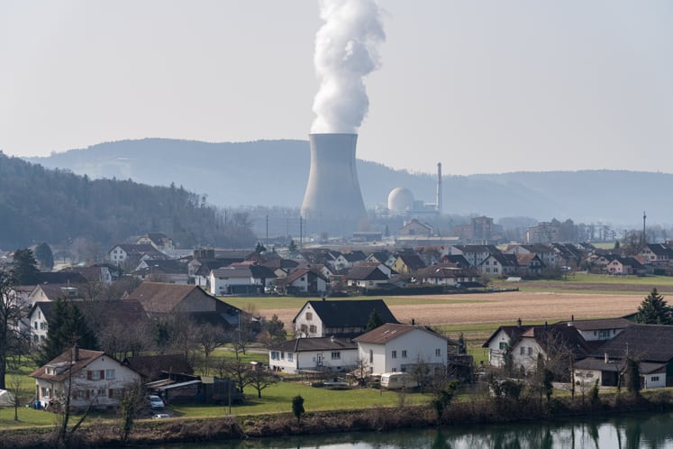 Centrale nucléaire Leibstadt (By Achilaos - Own work, CC BY-SA 4.0, https://commons.wikimedia.org/w/index.php?curid=101376395)
